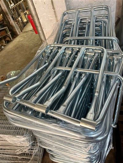 ソファのベースを拡張して、より大きなソファにフィットさせることはできますか?